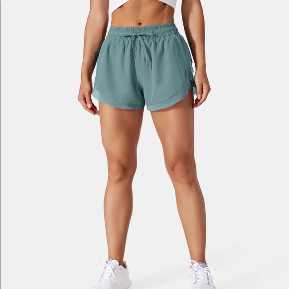 Athletic shorts with build in spandex - Picture 3 of 5